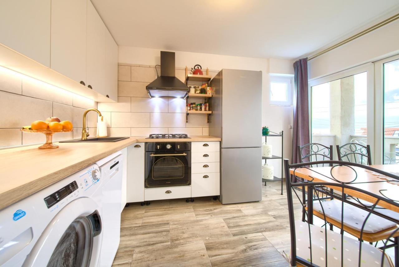Retro Apartment Vrbnik  Eksteriør billede